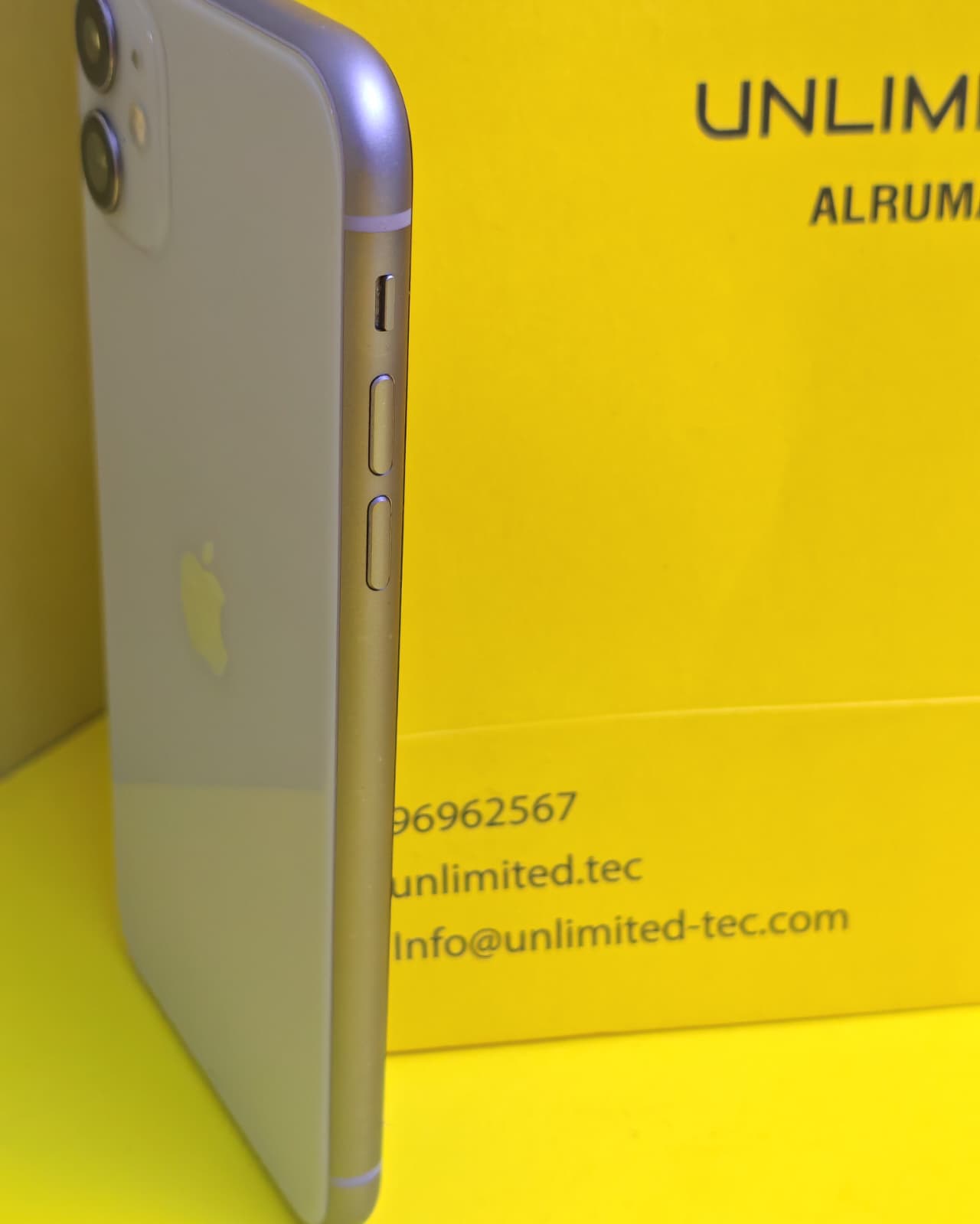 iPhone 11 256GB Purple Battery 75% Used Like New