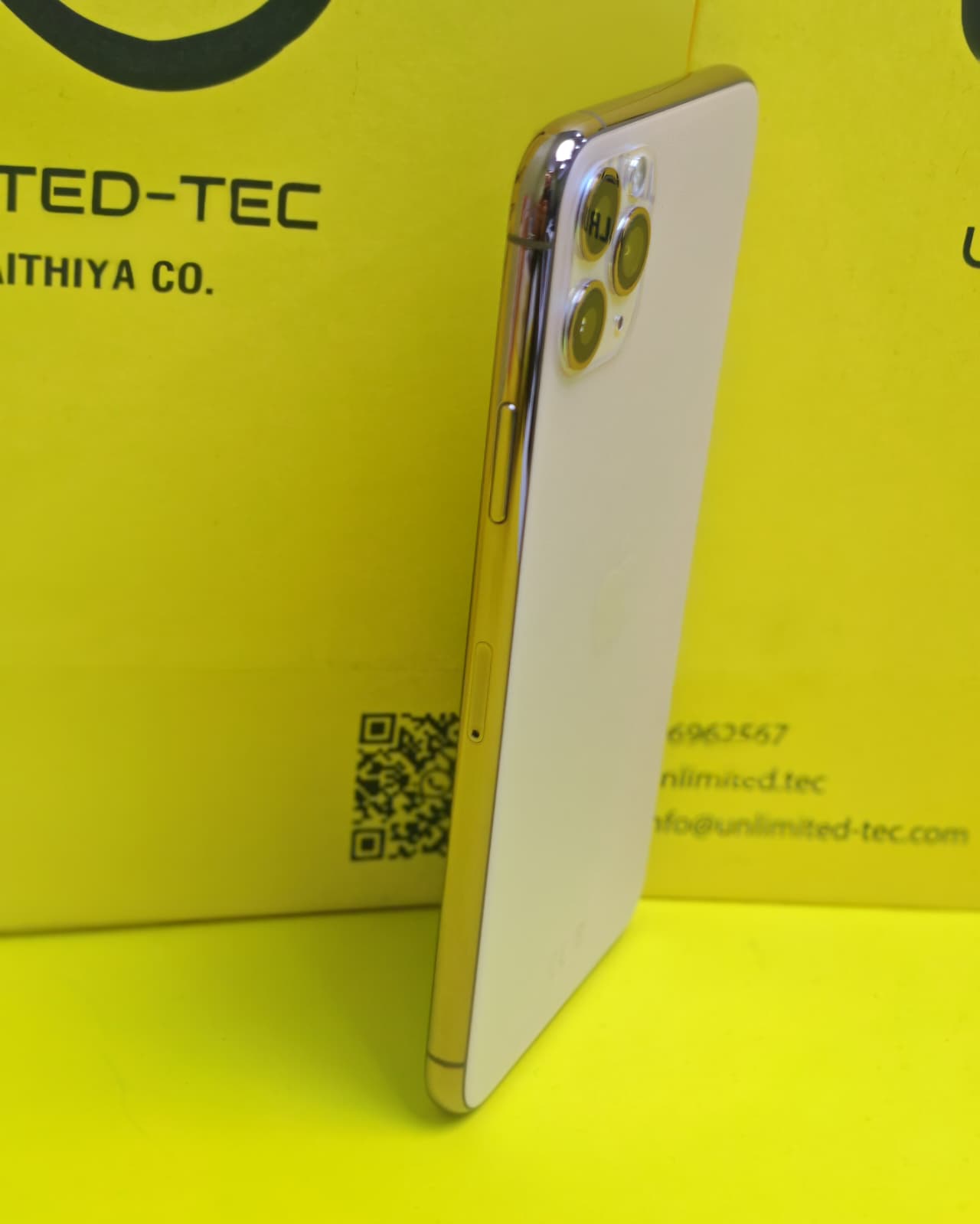 iPhone 11 Pro Max 256GB Gold – Battery 86% Used Like New