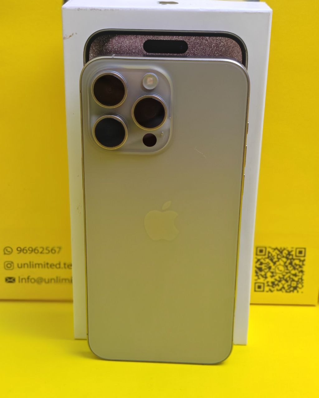 iPhone 15 Pro Max 256GB Natural Titanium – Battery 88% Used Like New