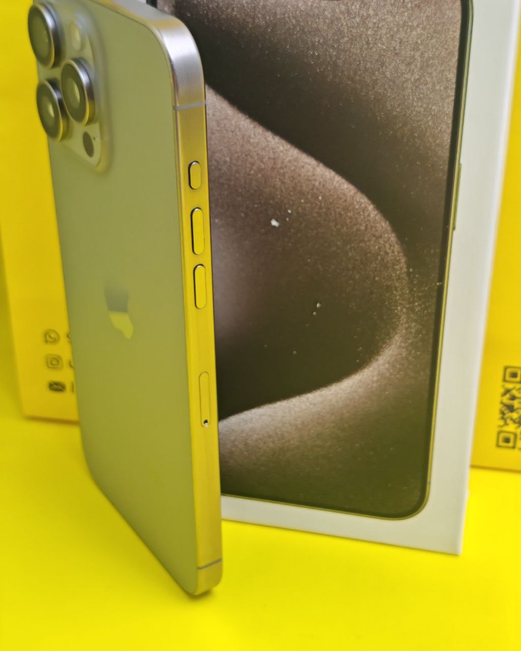 iPhone 15 Pro Max 256GB Natural Titanium – Battery 88% Used Like New