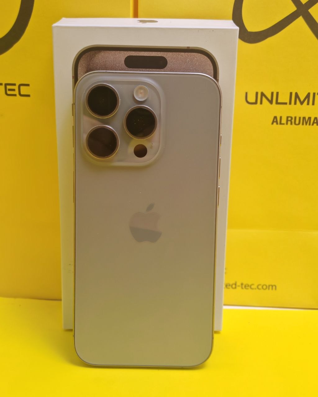 iPhone 15 Pro 256GB Natural Titanium – Battery 89% Used Like New